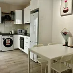 Amanecer Isleno Habitaciones, Private In A Shared 3-bedroom In Arrecife, Lanzarote *