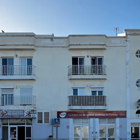 Amanecer Isleno Habitaciones, Private In A Shared 3-bedroom In Arrecife, Lanzarote לינה וארוחת בוקר *
