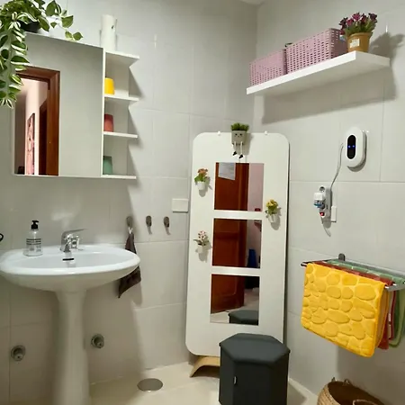 Amanecer Isleno Habitaciones, Private In A Shared 3-bedroom In Arrecife, Lanzarote