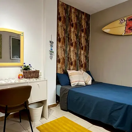 Amanecer Isleno Habitaciones, Private In A Shared 3-bedroom In Arrecife, Lanzarote